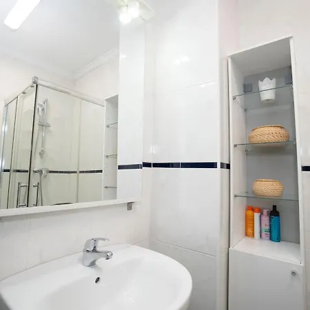 Coronado 136 Menyber Apartman *