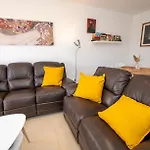 Coronado 136 Menyber Apartman *